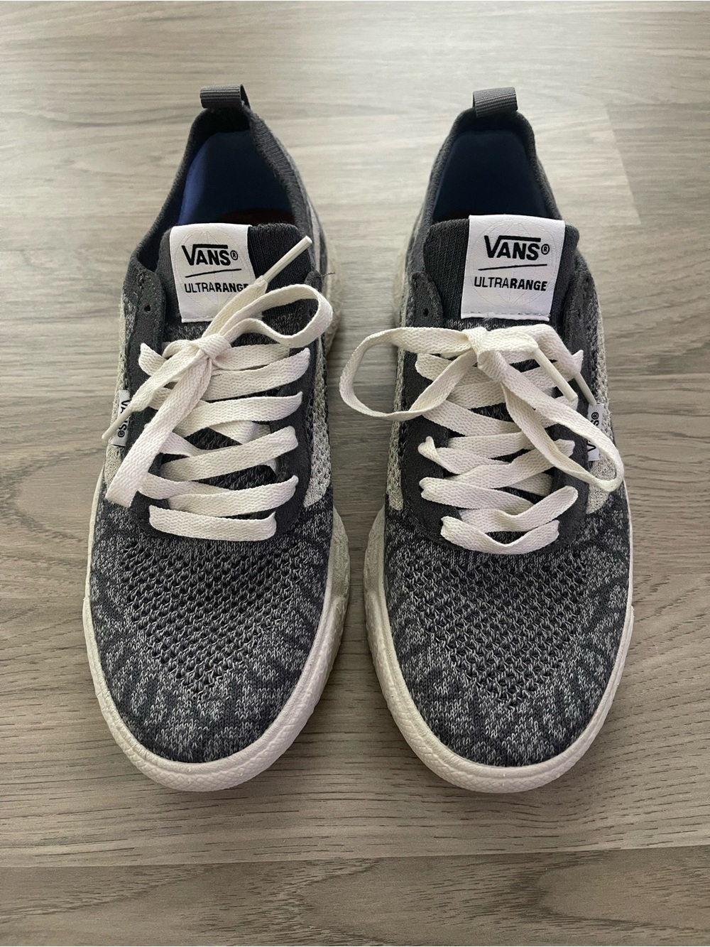 Vans UltraRange VR3 Gray and White Knit Runner Cork Cushion Sneakers Women’s 8.5 - Picture 3 of 6